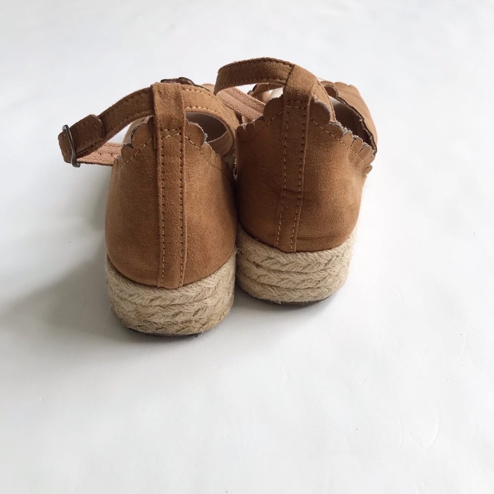 Gapkids tan scalloped open toe espadrilles sandals EUC size 1 youth - Picture 6 of 8